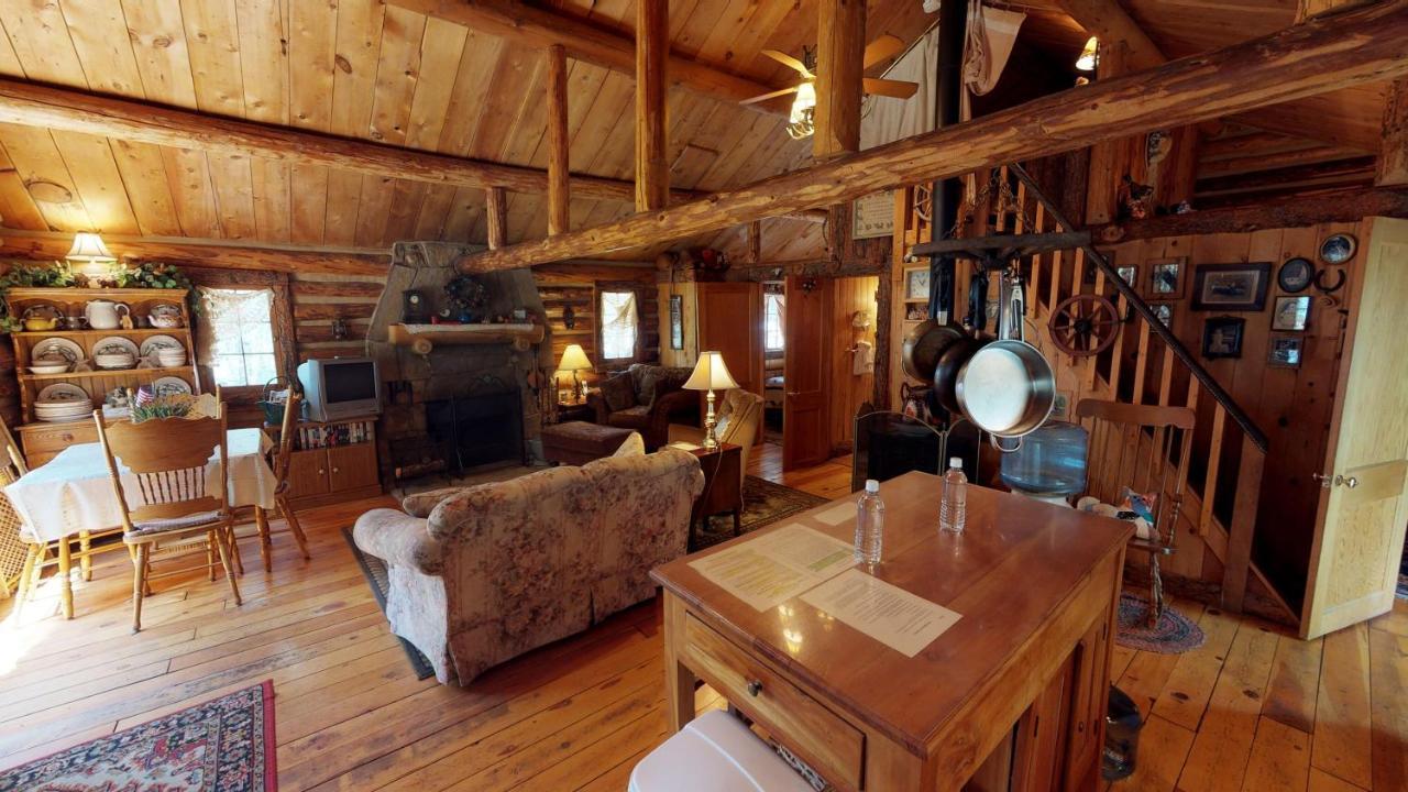 Cabin By The Creek With High Speed Wifi Red River Kültér fotó